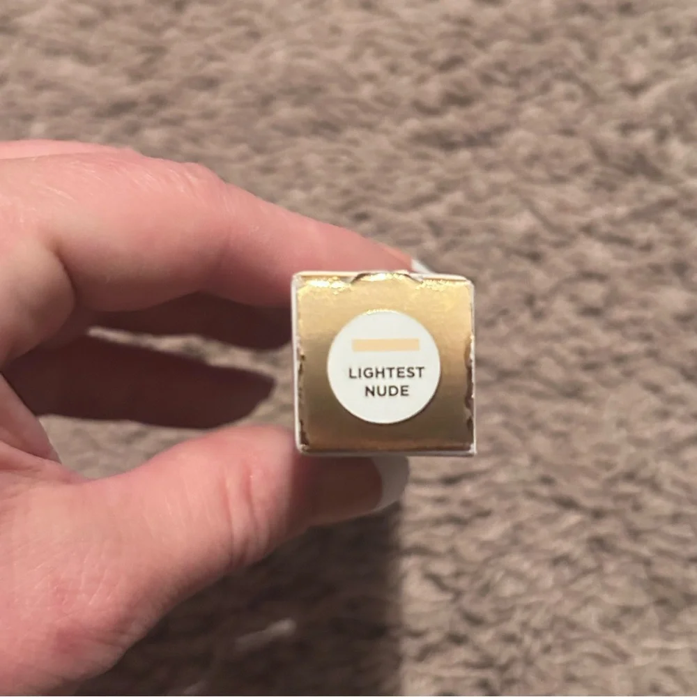 Iconic London Seamless Concealer in LIGHTEST NUDE 4.2ml/.14oz